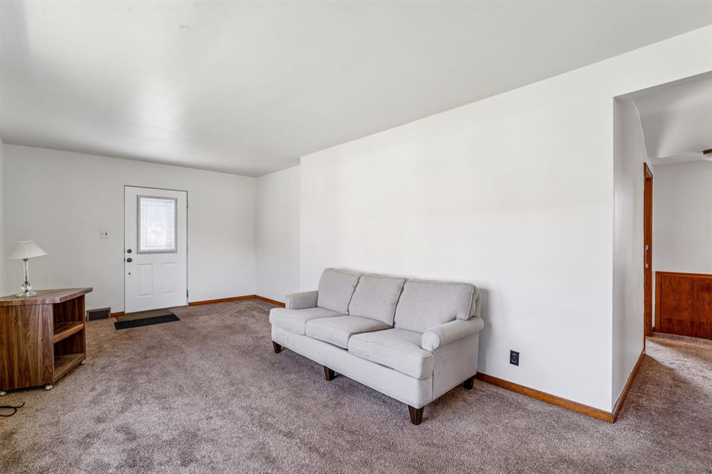 1173 Harmony Road Baden, PA 15005 - Photo 6 of 46