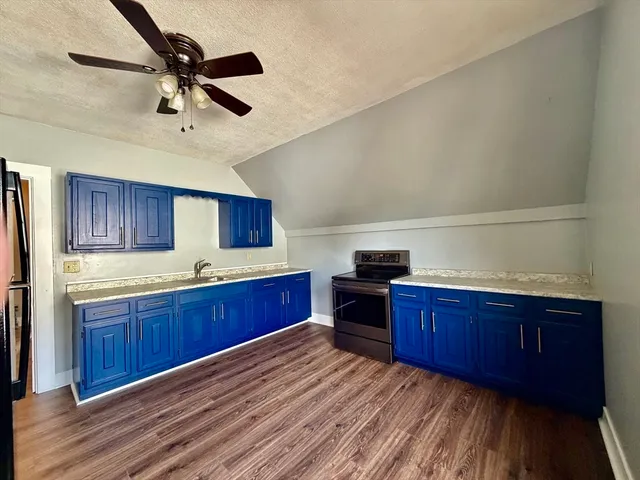 $2,750 | 86 Maplewood Avenue, Unit 2, Gloucester, MA 01930