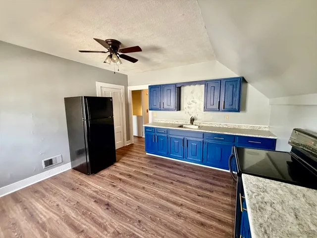 $2,750 | 86 Maplewood Avenue, Unit 2, Gloucester, MA 01930