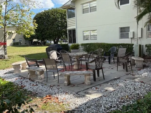 $1,400 | 51 Dorchester East, Unit 51, West Palm Beach, FL 33417