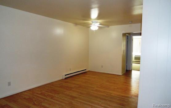 5685 Pontiac Lake Road, Unit 3 Waterford, MI 48327 - Photo 5 of 8