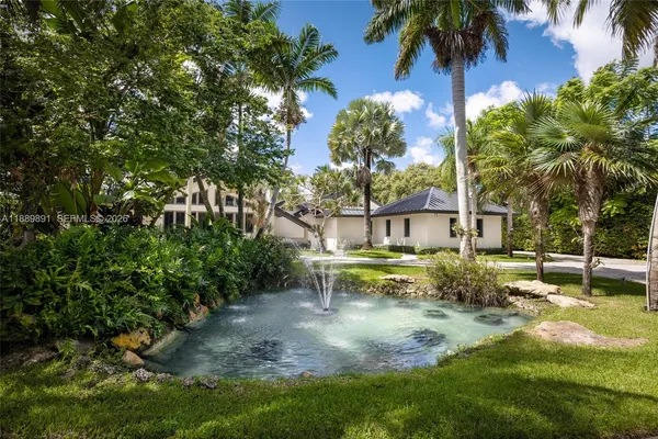 $7,390,000 | 14200 Southwest 70th Avenue, Palmetto Bay, FL 33158