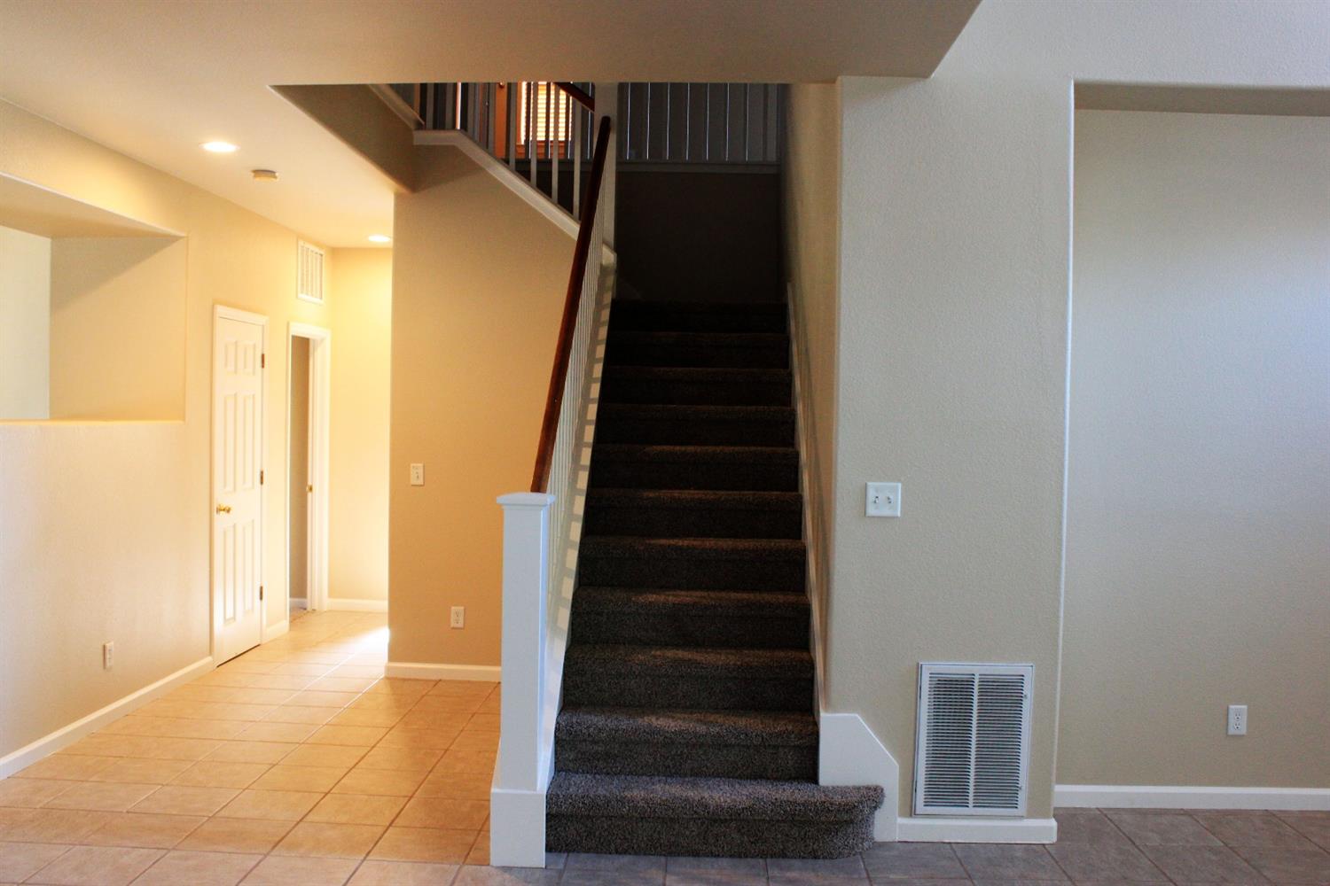 2748 Hampton Way Clovis, CA 93611 - Photo 11 of 27