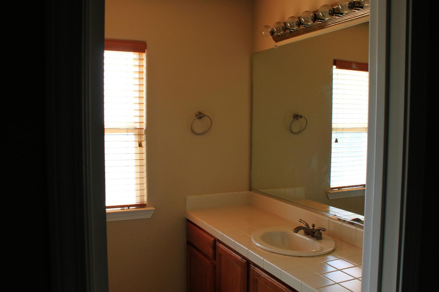 2748 Hampton Way Clovis, CA 93611 - Photo 12 of 27