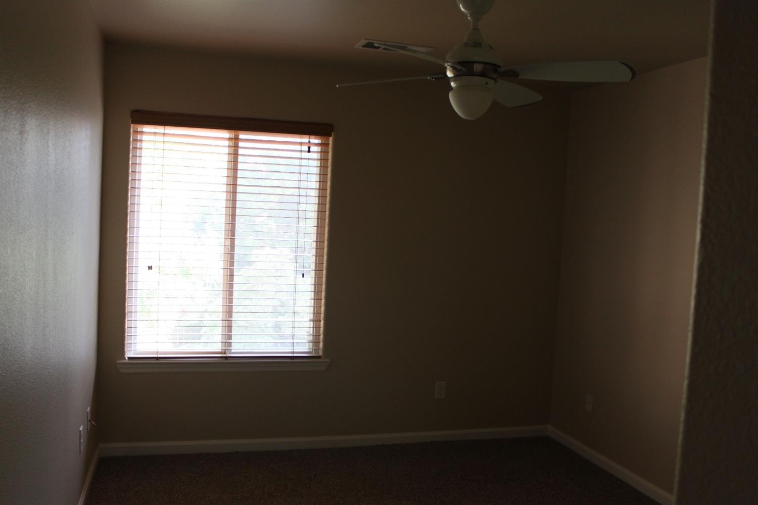2748 Hampton Way Clovis, CA 93611 - Photo 13 of 27