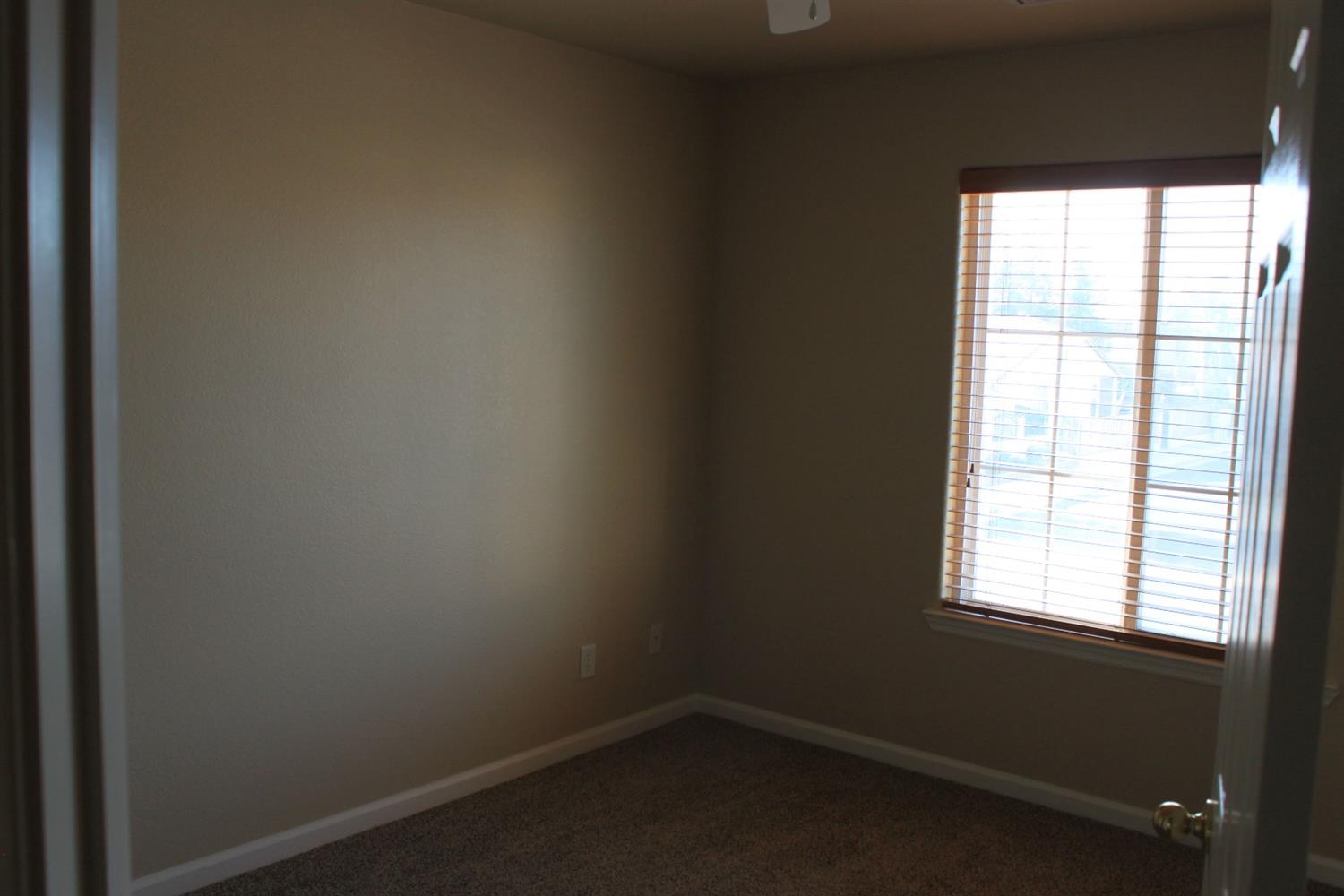 2748 Hampton Way Clovis, CA 93611 - Photo 14 of 27