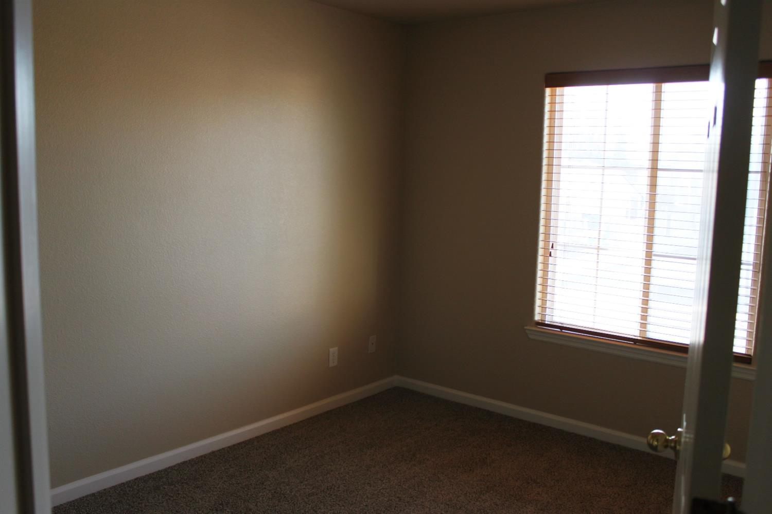 2748 Hampton Way Clovis, CA 93611 - Photo 16 of 27