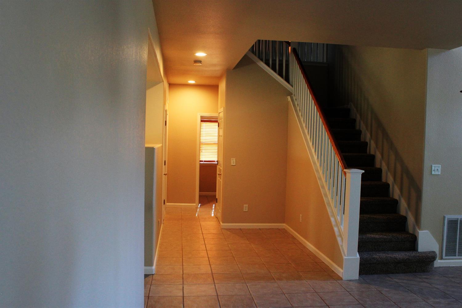 2748 Hampton Way Clovis, CA 93611 - Photo 5 of 27