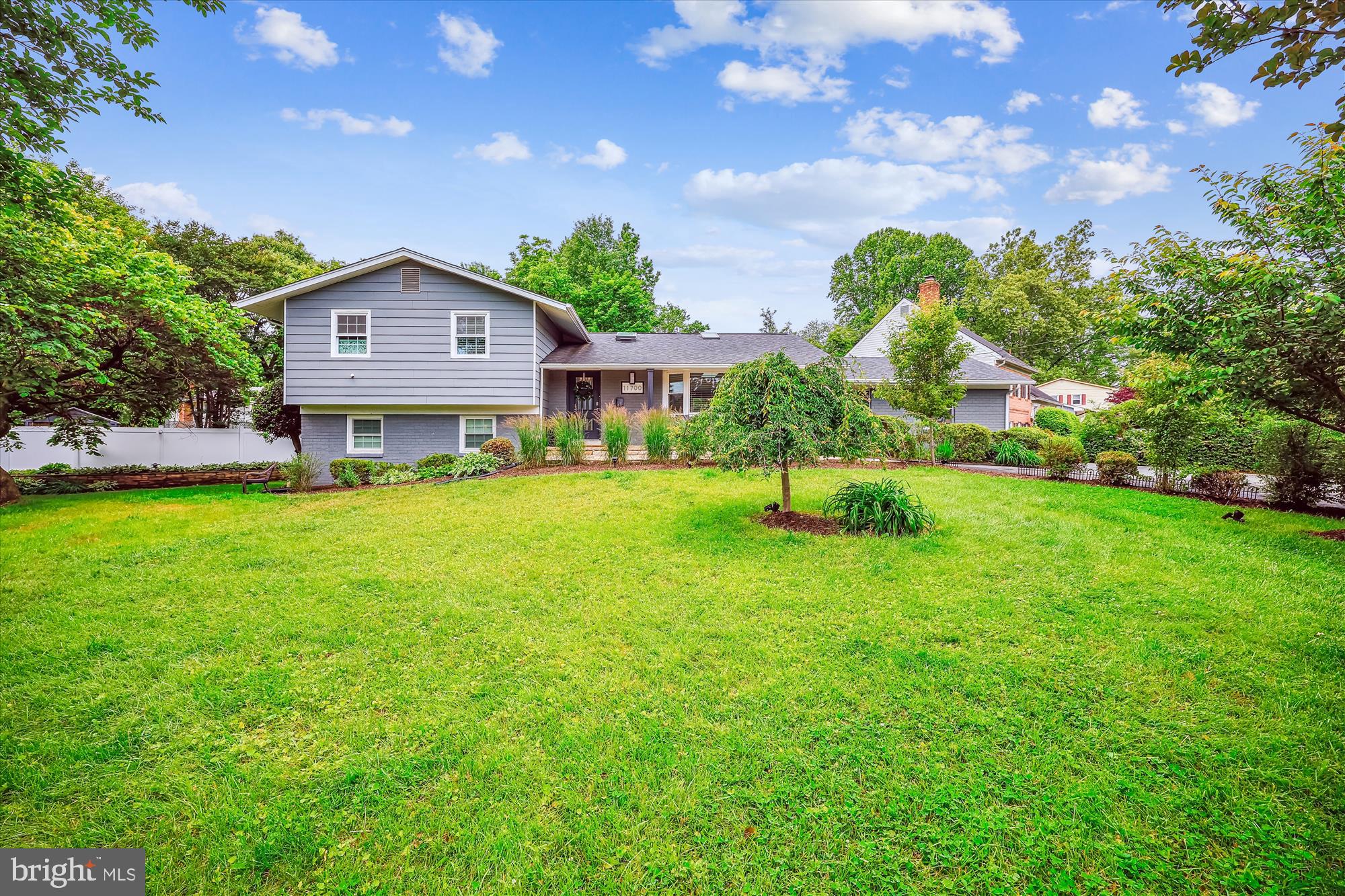 11700 Seven Locks Road Potomac, MD 20854 - Photo 2 of 44 FRONT YARD