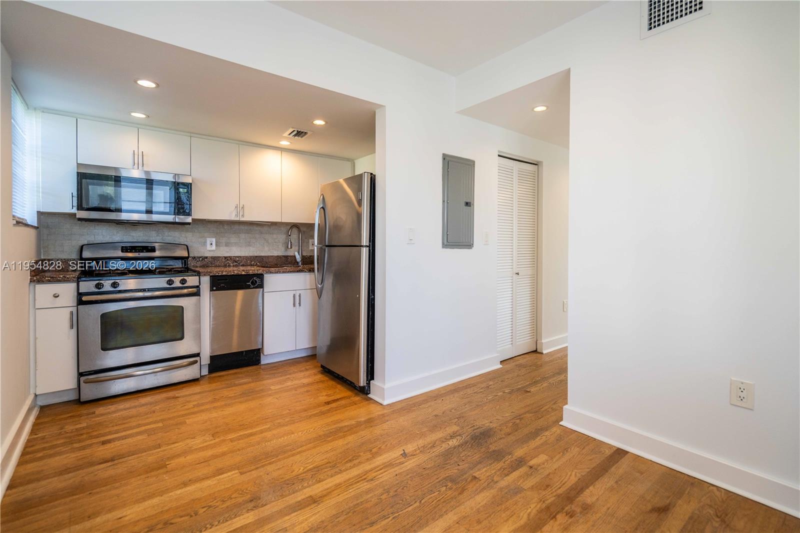 2425 Flamingo Place, Unit 12 Miami Beach, FL 33140 - Photo 8 of 19