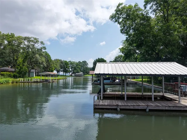 $460,000 | 111 Rocking Chair Ranch Road, Trinidad, TX 75163