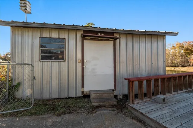 $460,000 | 111 Rocking Chair Ranch Road, Trinidad, TX 75163