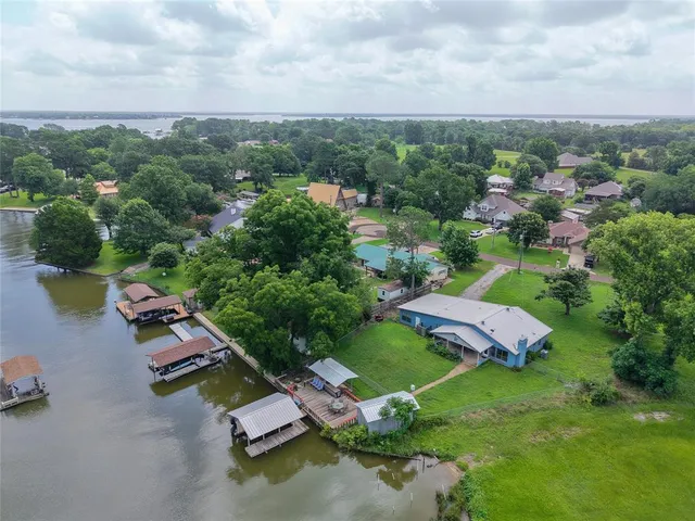 $460,000 | 111 Rocking Chair Ranch Road, Trinidad, TX 75163