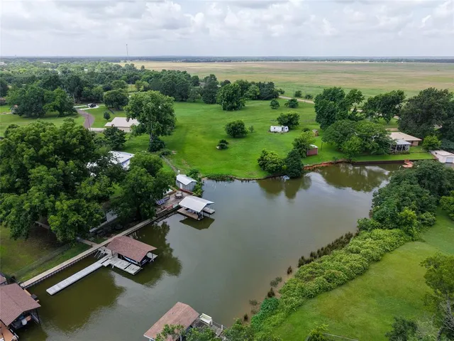 $460,000 | 111 Rocking Chair Ranch Road, Trinidad, TX 75163