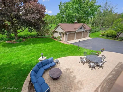 $1,250,000 | 1324 Laurie Lane, Burr Ridge, IL 60527