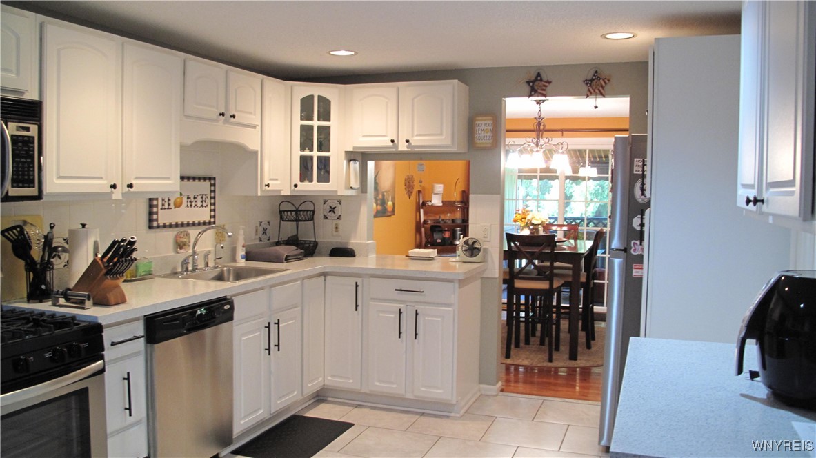 9 Towne Square Drive Lancaster, NY 14086 - Photo 13 of 44