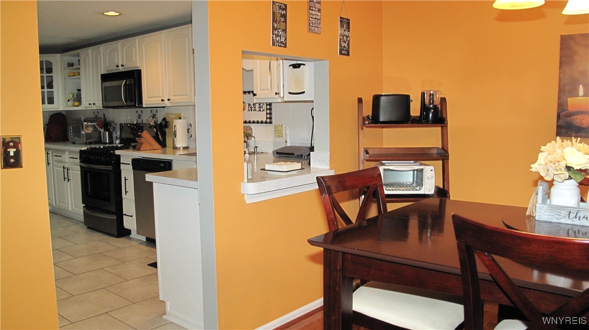 9 Towne Square Drive Lancaster, NY 14086 - Photo 17 of 44