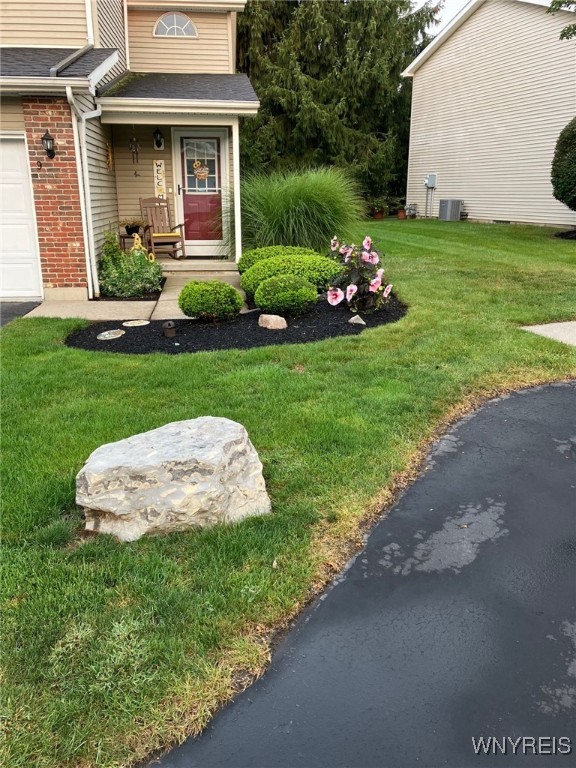 9 Towne Square Drive Lancaster, NY 14086 - Photo 3 of 44