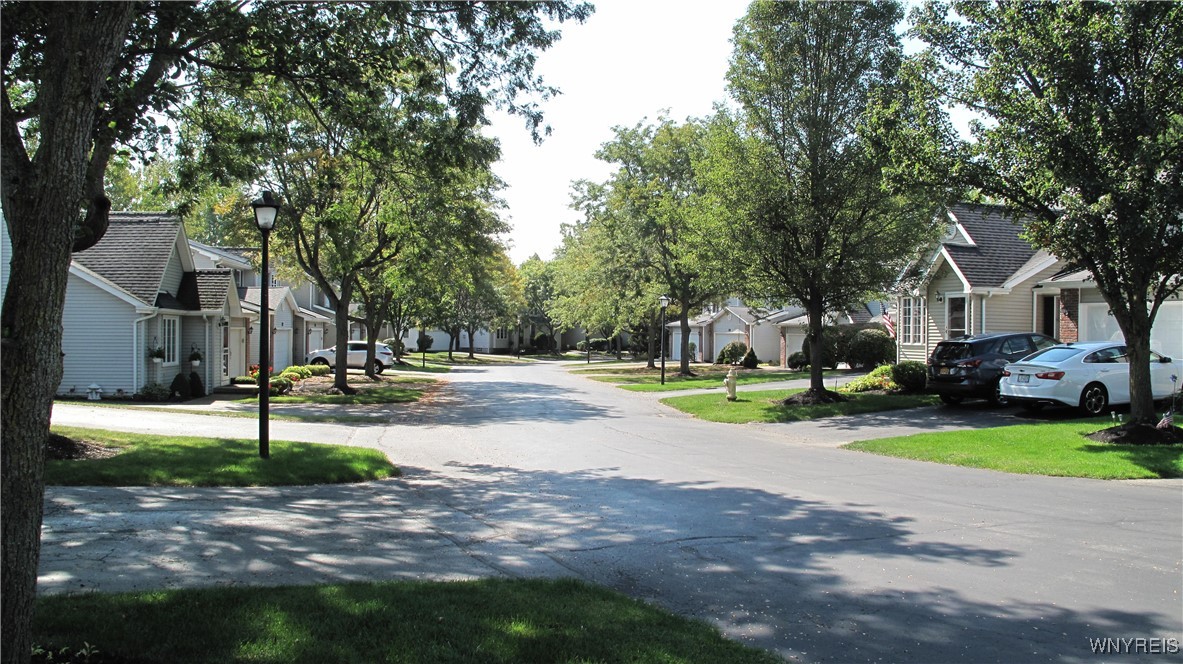 9 Towne Square Drive Lancaster, NY 14086 - Photo 40 of 44