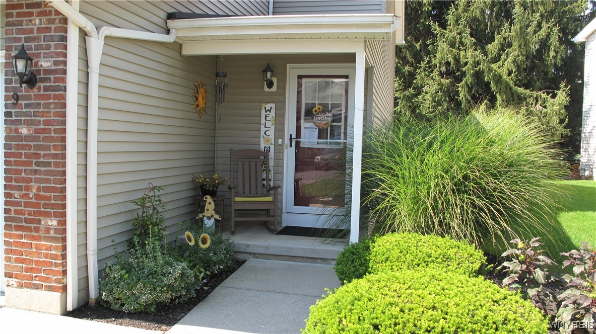 9 Towne Square Drive Lancaster, NY 14086 - Photo 4 of 44