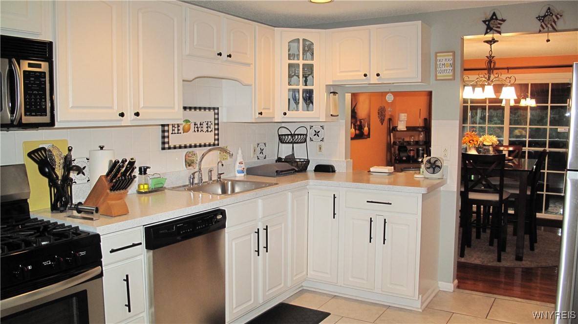 9 Towne Square Drive Lancaster, NY 14086 - Photo 10 of 44