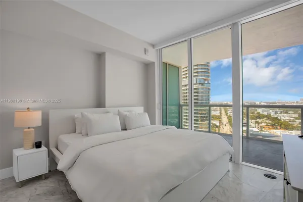 $17,000 | 450 Alton Road, Unit 2110, Miami Beach, FL 33139