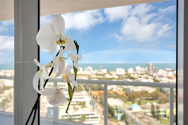 $17,000 | 450 Alton Road, Unit 2110, Miami Beach, FL 33139