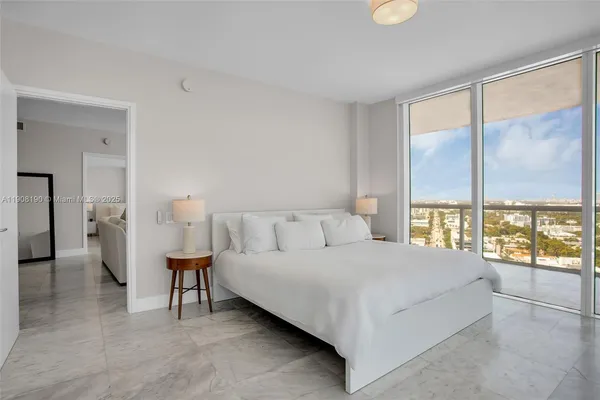 $17,000 | 450 Alton Road, Unit 2110, Miami Beach, FL 33139