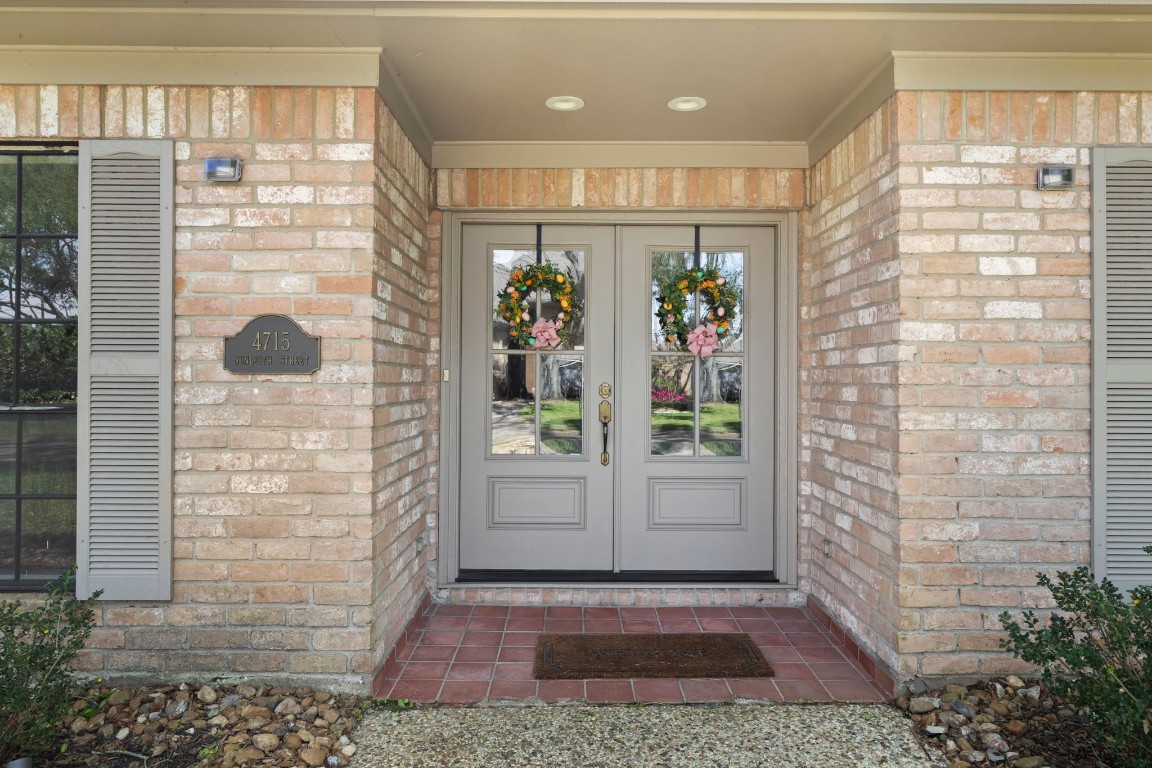 4715 Dunleith Street Beaumont, TX 77706 - Photo 2 of 43