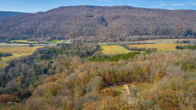 $520,000 | 519 Hargiss Cove Road, South Pittsburg, TN 37380