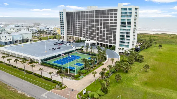 $995,000 | 1401 East Beach Drive, Unit 511/512, Galveston, TX 77550