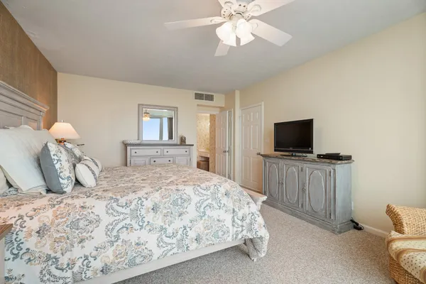$995,000 | 1401 East Beach Drive, Unit 511/512, Galveston, TX 77550