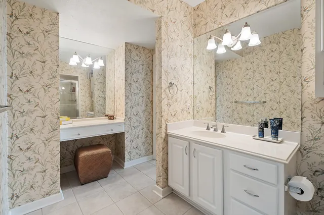 $995,000 | 1401 East Beach Drive, Unit 511/512, Galveston, TX 77550