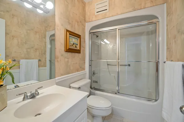 $995,000 | 1401 East Beach Drive, Unit 511/512, Galveston, TX 77550