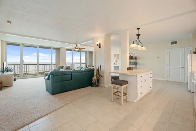 $995,000 | 1401 East Beach Drive, Unit 511/512, Galveston, TX 77550