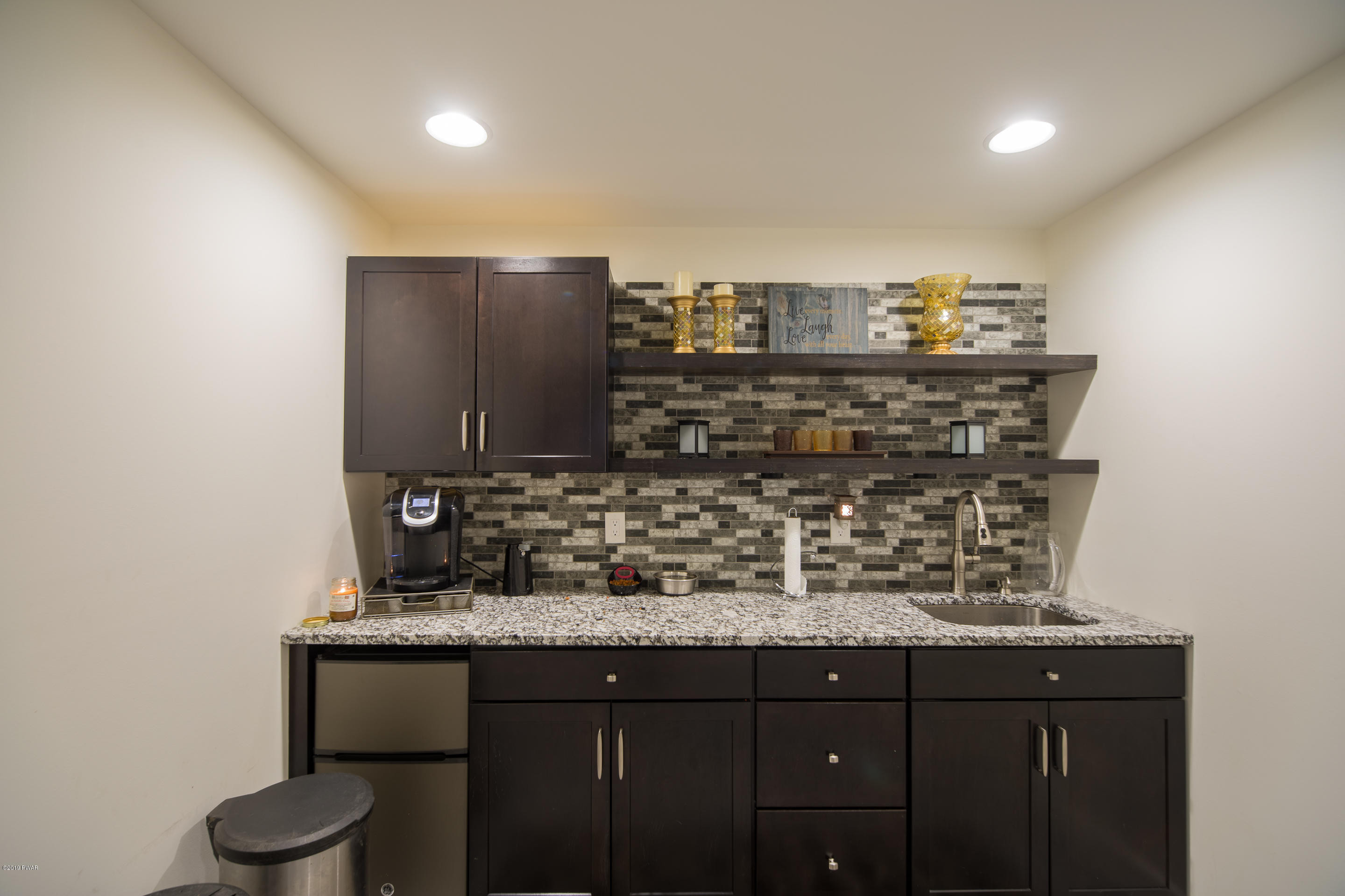 485 Log Tavern Road Milford, PA 18337 - Photo 33 of 55 Wet bar