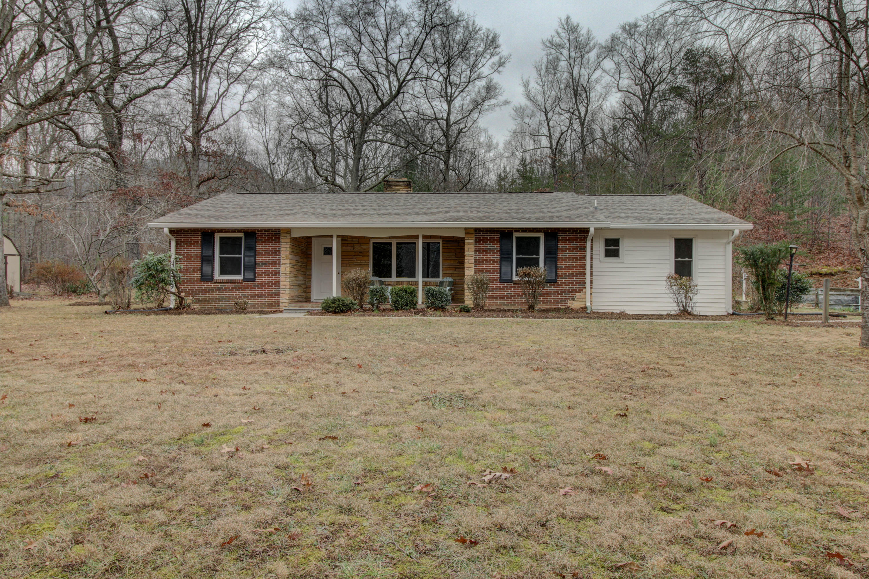 5562 Bradshaw Road Salem, VA 24153 - Photo 1 of 35 Front