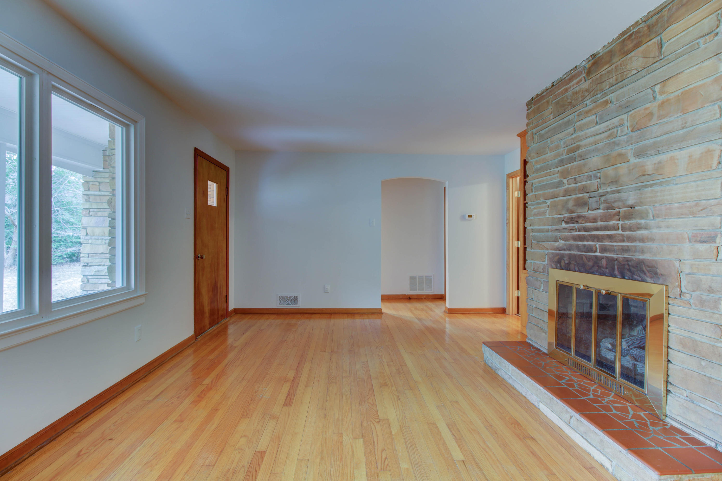 5562 Bradshaw Road Salem, VA 24153 - Photo 16 of 35 Living Room