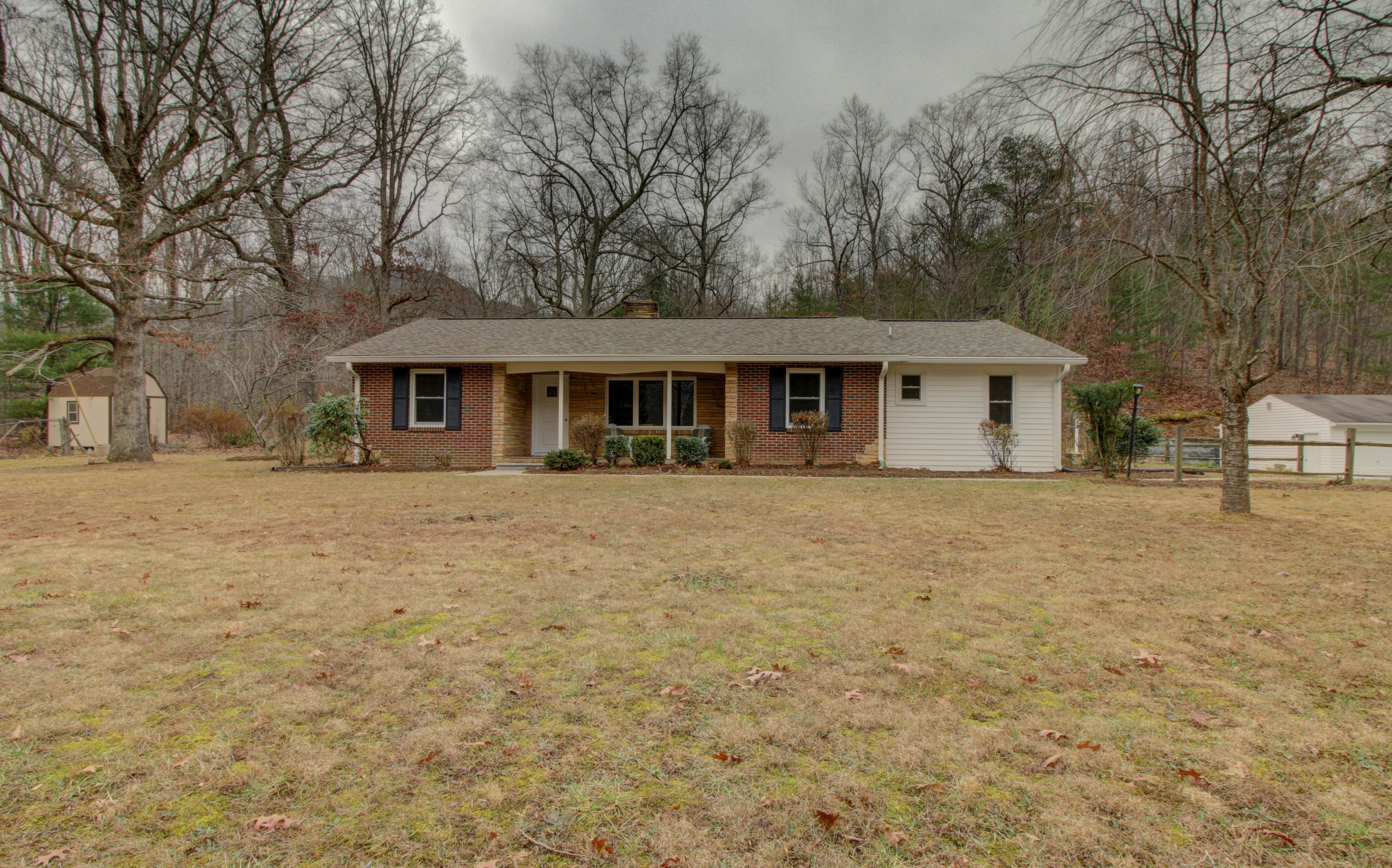 5562 Bradshaw Road Salem, VA 24153 - Photo 35 of 35 Front