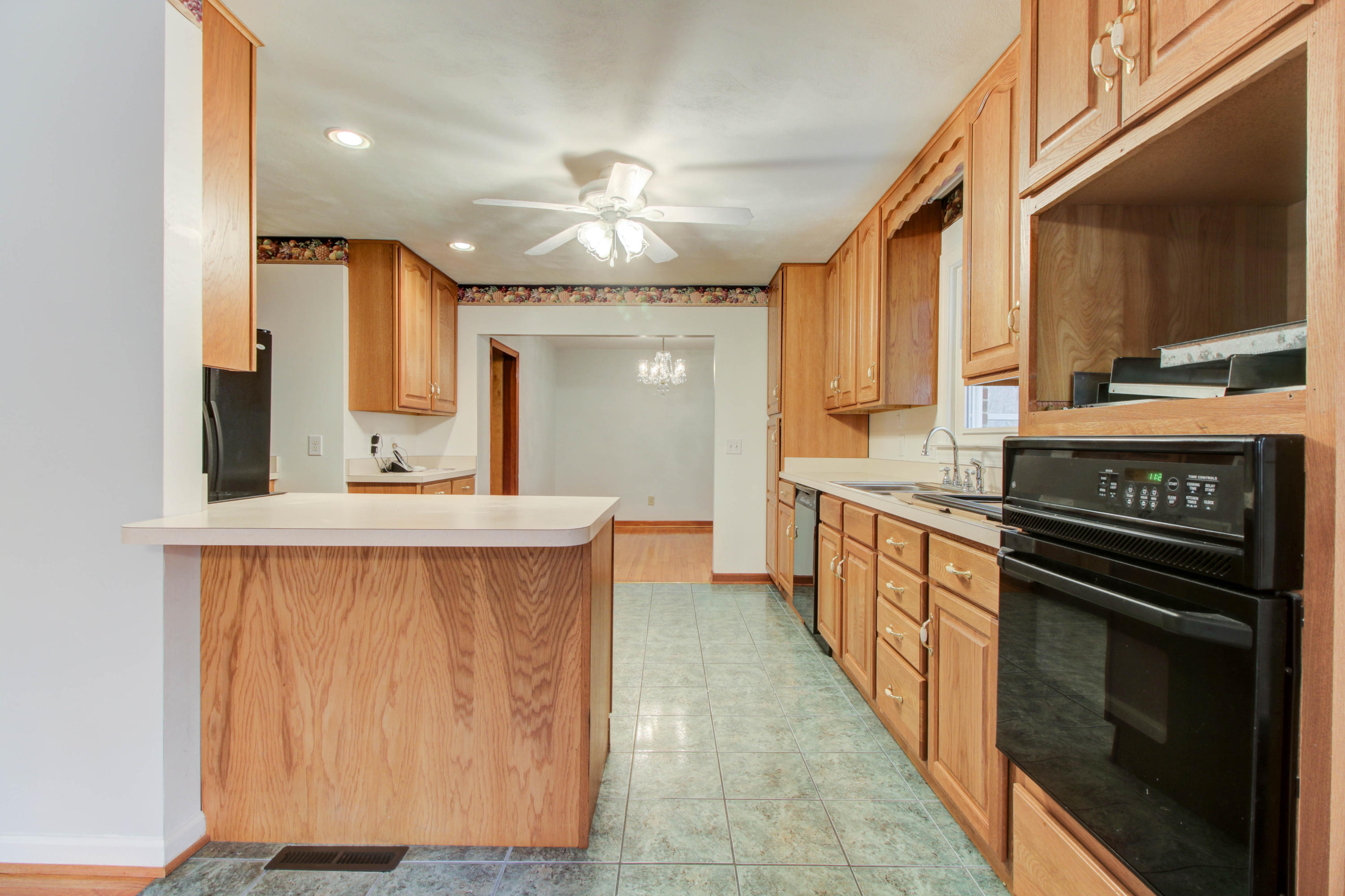 5562 Bradshaw Road Salem, VA 24153 - Photo 9 of 35 Kitchen