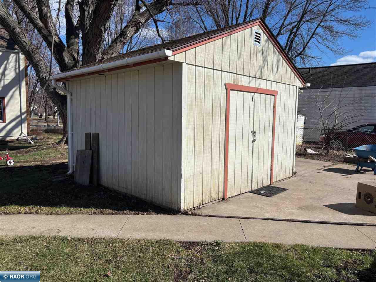 805 Minnesota Street Hibbing, MN 55746 - Photo 31 of 32