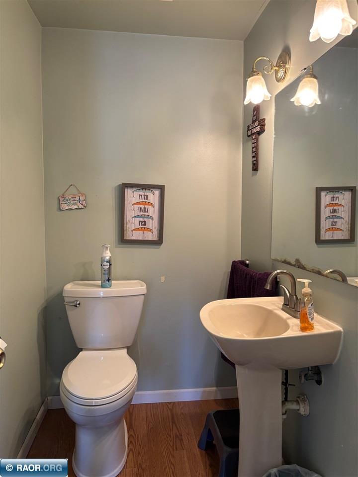 805 Minnesota Street Hibbing, MN 55746 - Photo 7 of 32