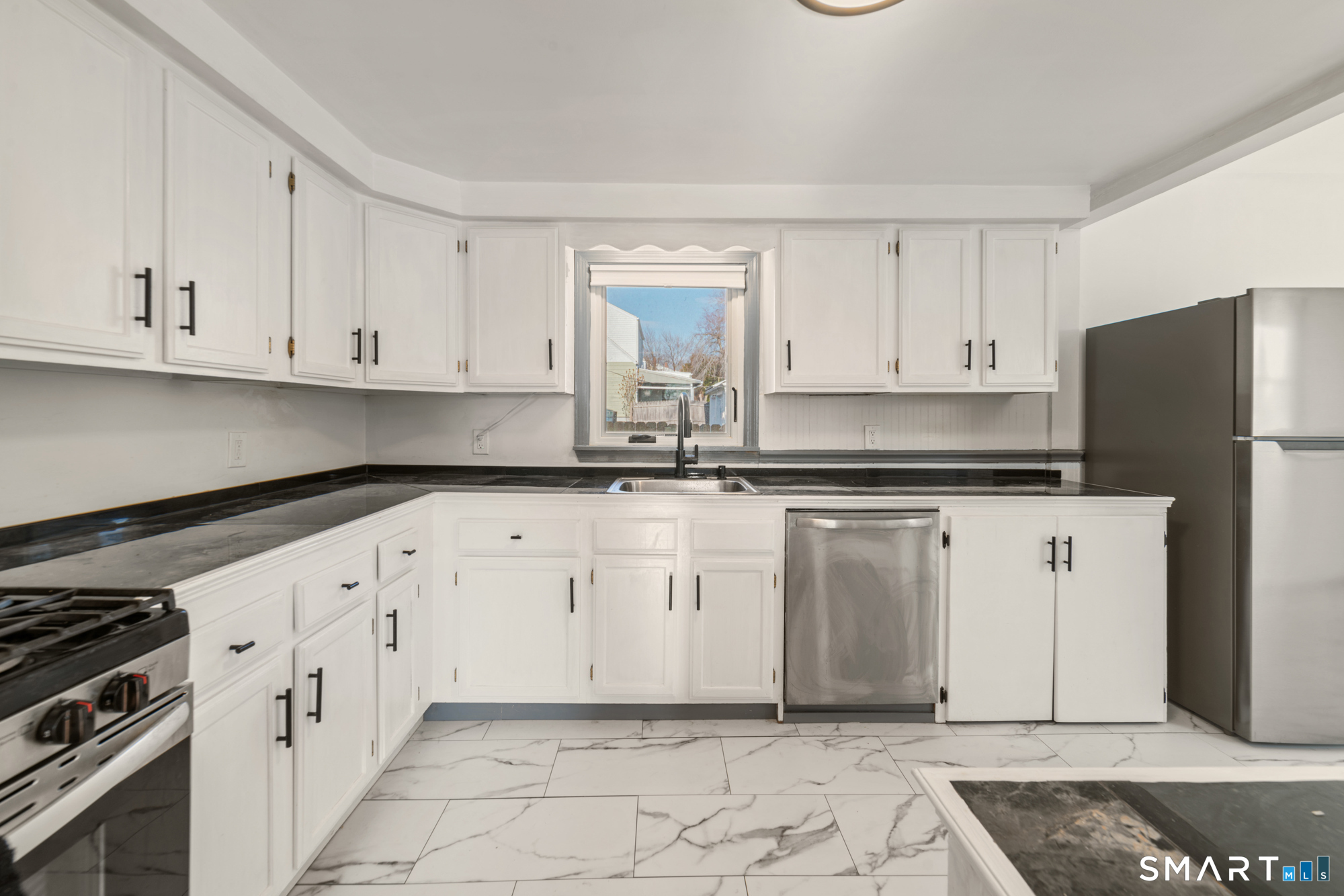 272 Franklin Road Hamden, CT 06517 - Photo 2 of 37
