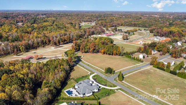 a view of a tennis court