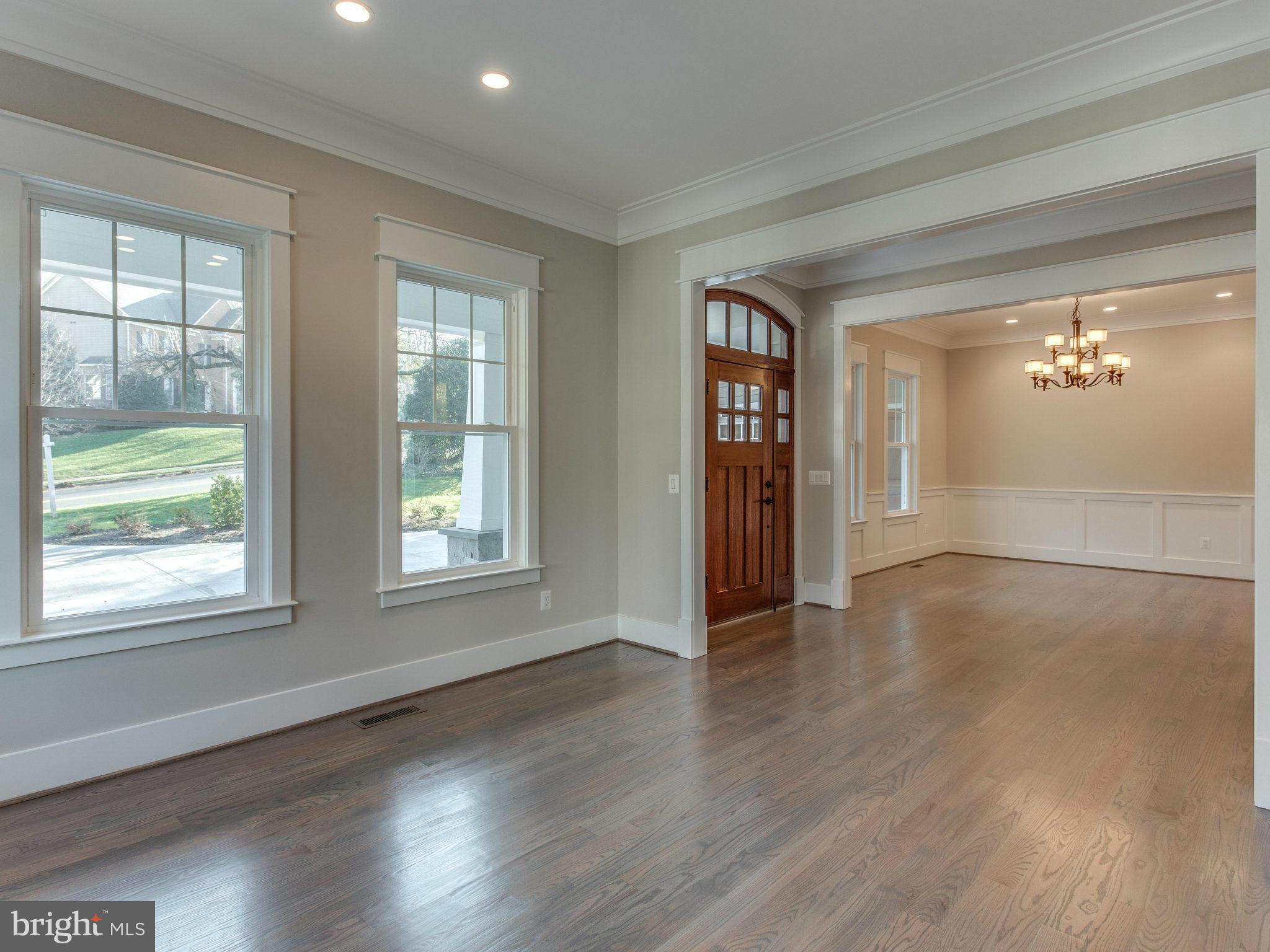 1826 Birch Road McLean, VA 22101 - Photo 5 of 29 Living Room