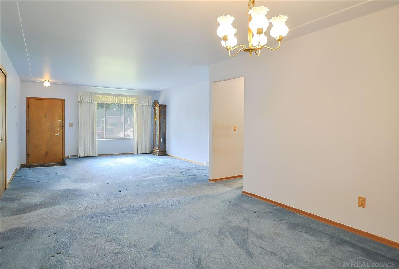 820 Hampton Road Grosse Pointe Woods, MI 48236 - Photo 6 of 29
