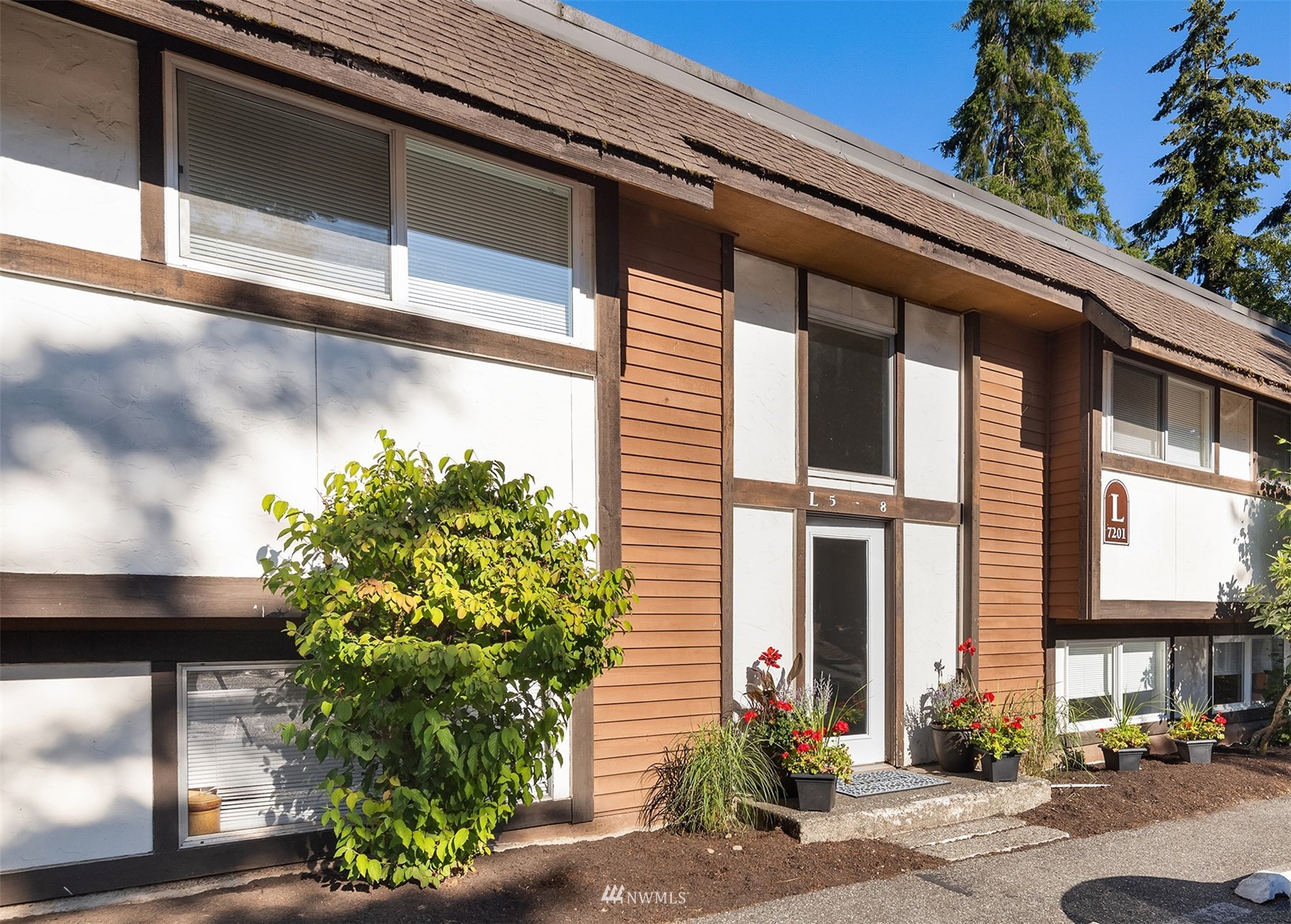 7201 224th Street Southwest, Unit L7 Edmonds, WA 98026 - Photo 1 of 28 Gallery Image 1