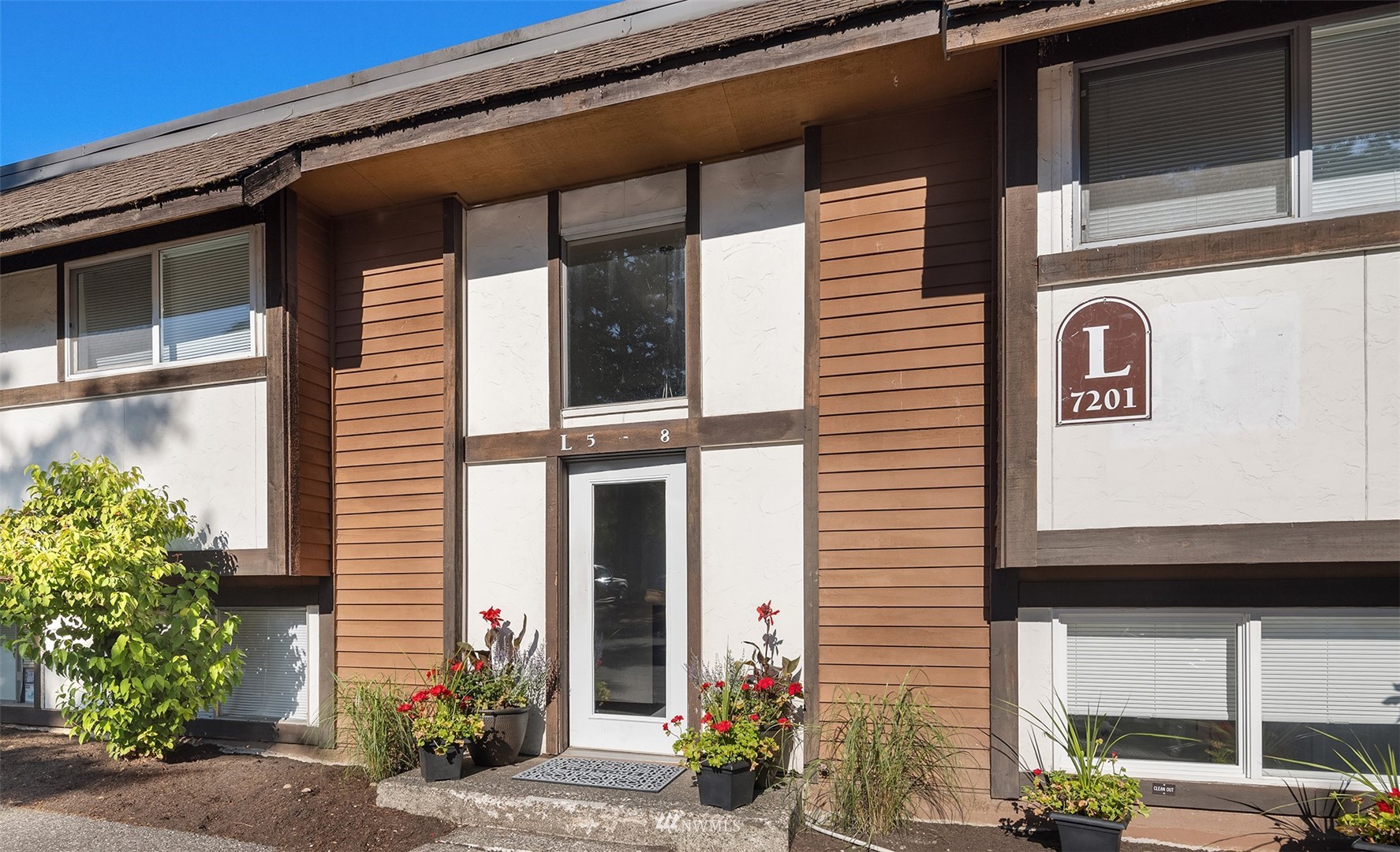 7201 224th Street Southwest, Unit L7 Edmonds, WA 98026 - Photo 2 of 28 Gallery Image 2