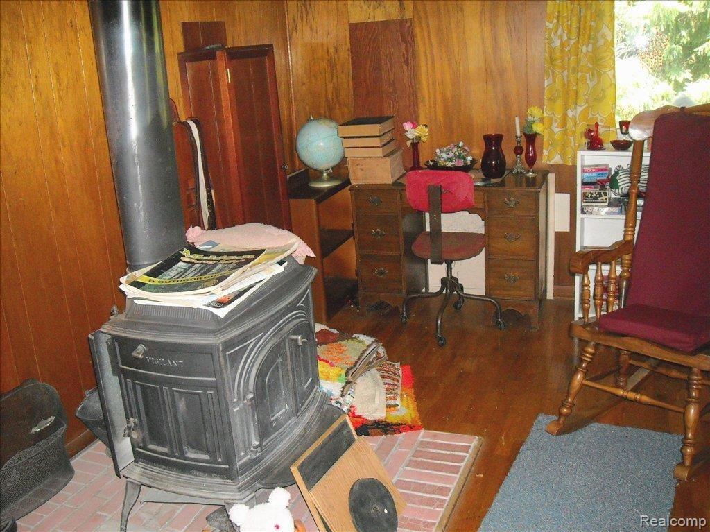 6691 layton  family room