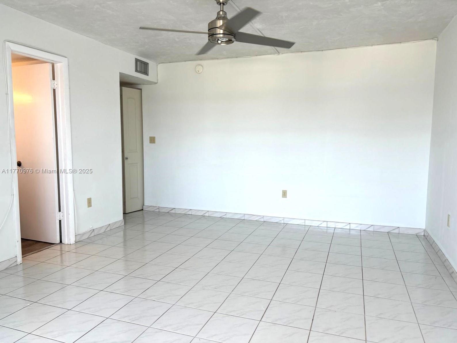 7300 Wayne Avenue, Unit 511 Miami Beach, FL 33141 - Photo 10 of 20 a view of an empty room